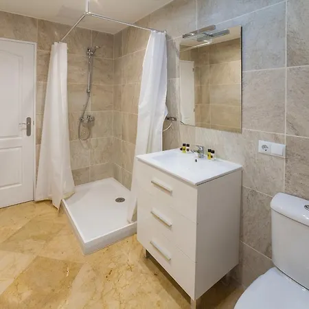 Aparthotel Banus Beach