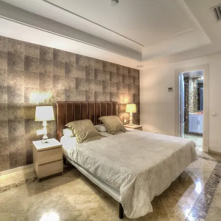 Banus Beach Aparthotel 4*