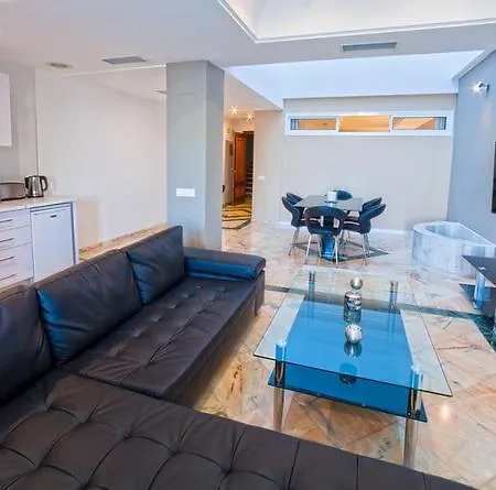 Aparthotel Banus Beach 4*