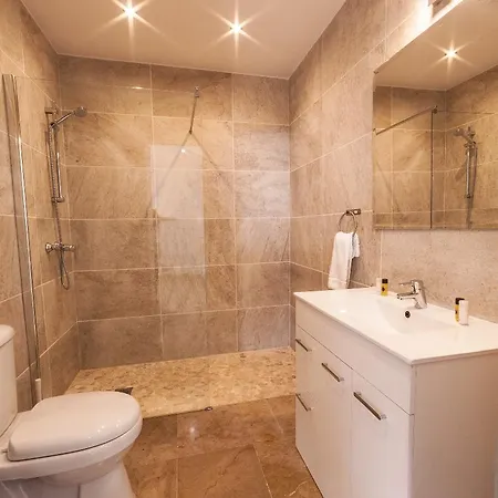 Banus Beach Aparthotel 4*